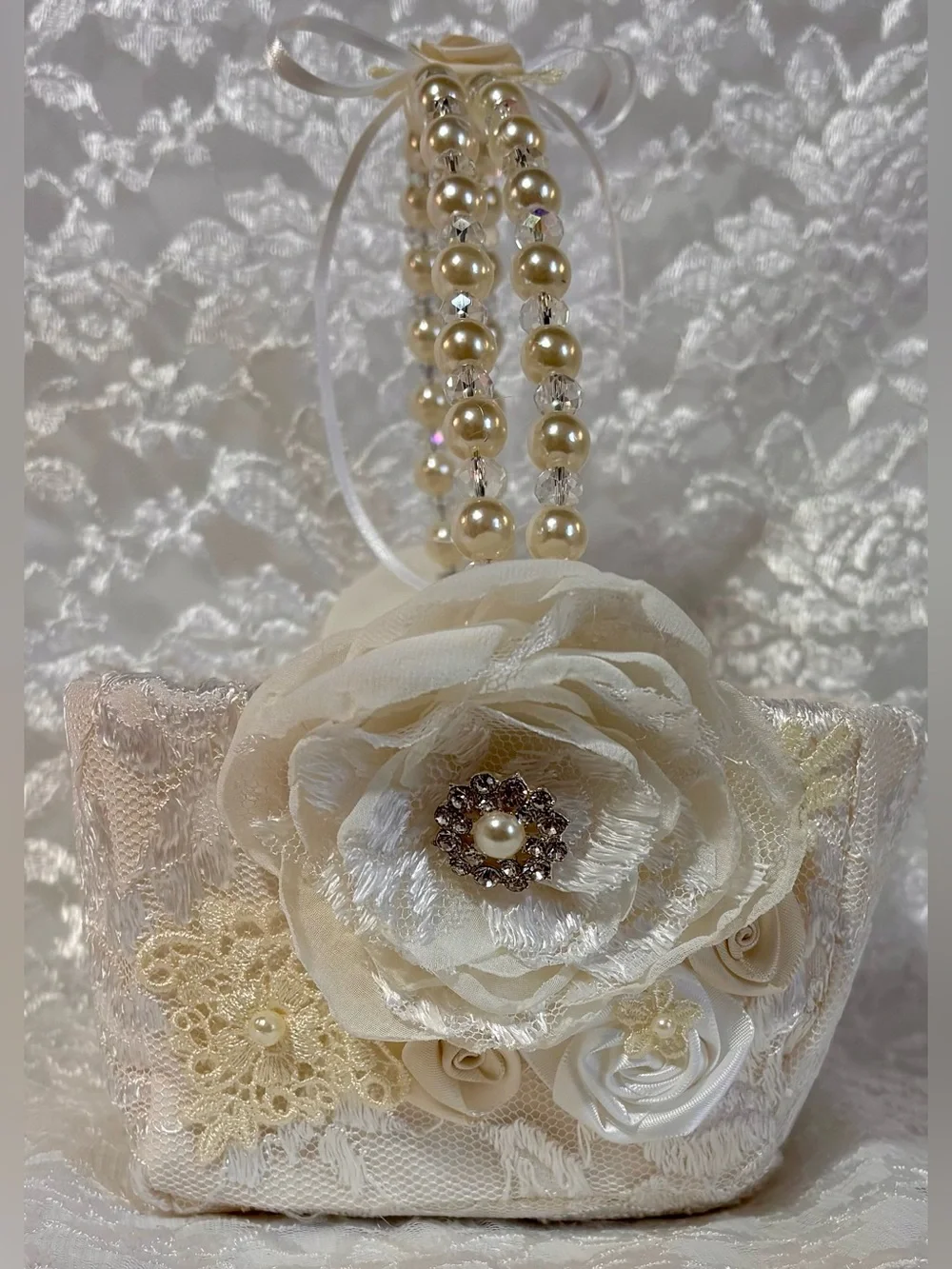 🤍 Ivory White and Cream Ring Pillow and Flower Basket Set